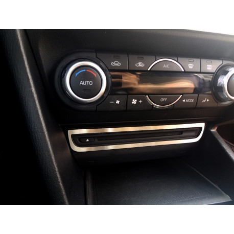 Mazda 3 CD Player Rahmen